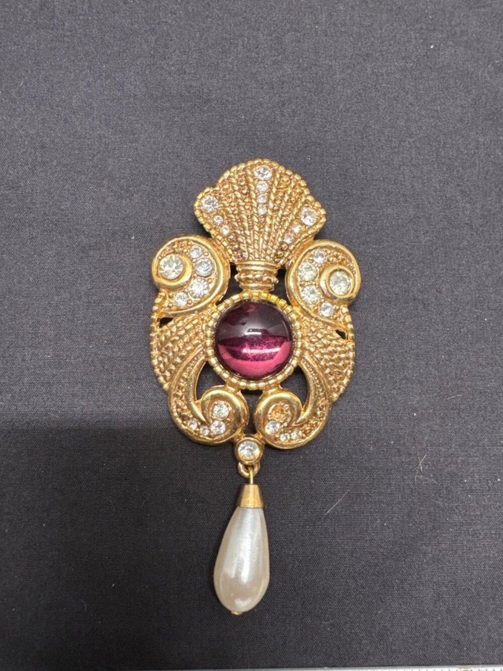 Jeff Lieb Gold Tone Brooch READ Rhinestones Red Cabochon Pearl Drop Elegant Vint